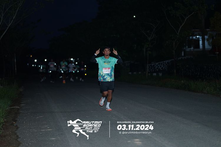 Race photo from Arutmin Borneo Run 2024