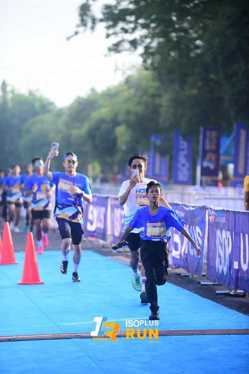 Race photo from Isoplus Run 2024 Surabaya
