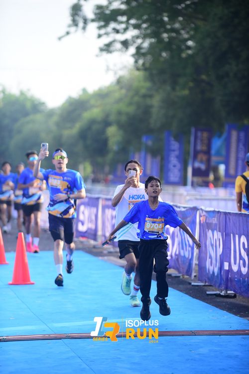 Race photo from Isoplus Run 2024 Surabaya