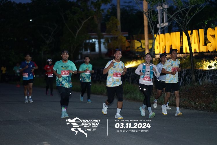 Race photo from Arutmin Borneo Run 2024