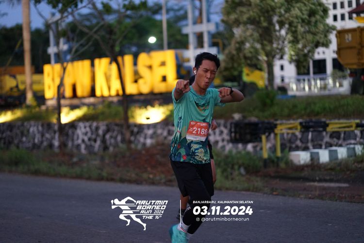 Race photo from Arutmin Borneo Run 2024