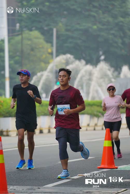 Race photo from Nu Skin Run 10K