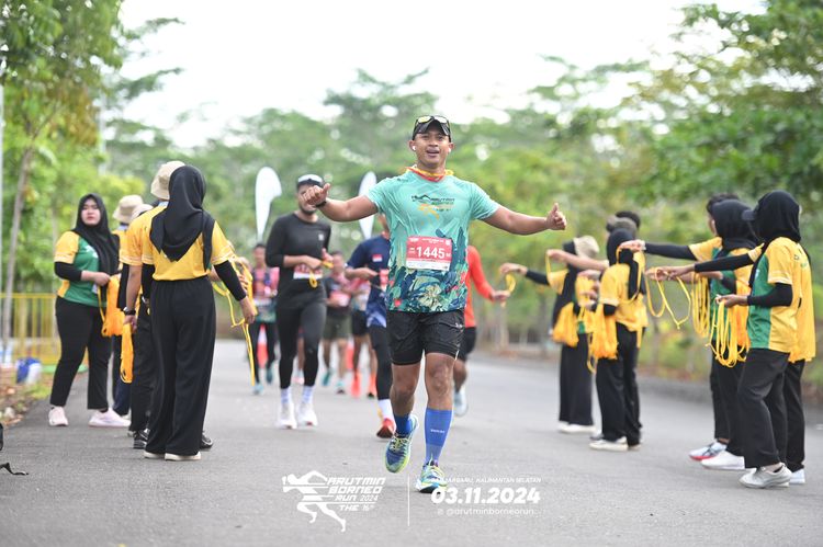 Race photo from Arutmin Borneo Run 2024