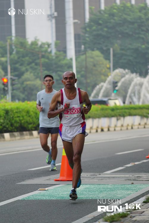 Race photo from Nu Skin Run 10K
