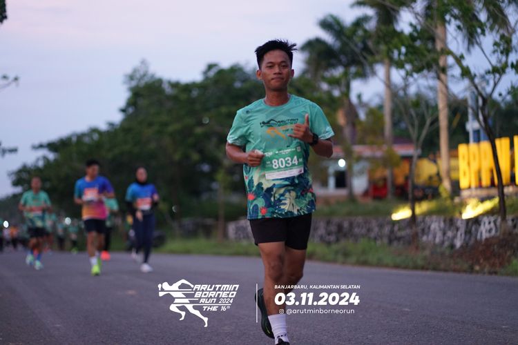 Race photo from Arutmin Borneo Run 2024