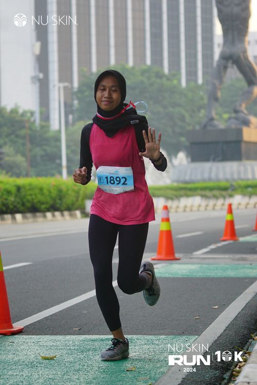 Race photo from Nu Skin Run 10K