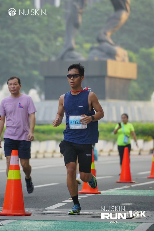 Race photo from Nu Skin Run 10K
