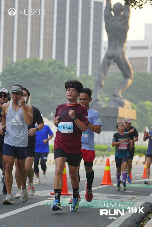 Race photo from Nu Skin Run 10K
