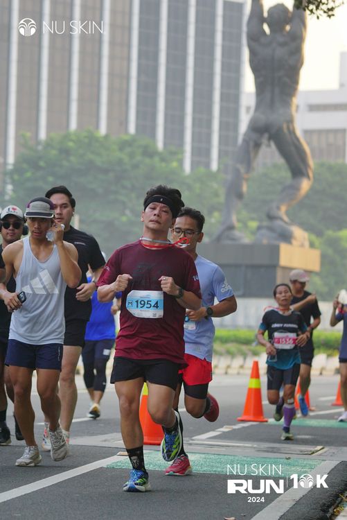 Race photo from Nu Skin Run 10K