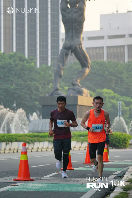 Race photo from Nu Skin Run 10K