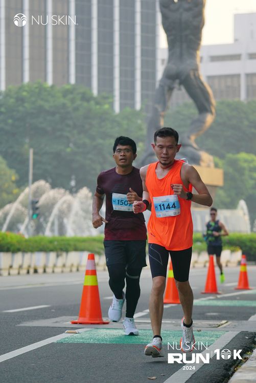 Race photo from Nu Skin Run 10K
