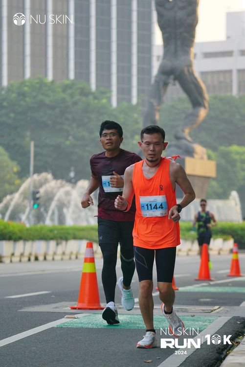 Race photo from Nu Skin Run 10K