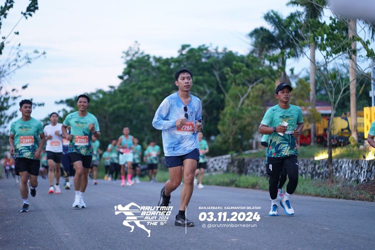 Race photo from Arutmin Borneo Run 2024