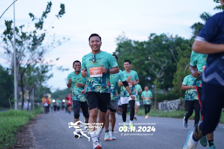 Race photo from Arutmin Borneo Run 2024
