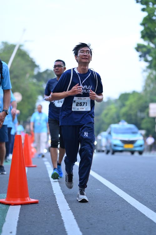 Race photo from KEMLU RUN 2025