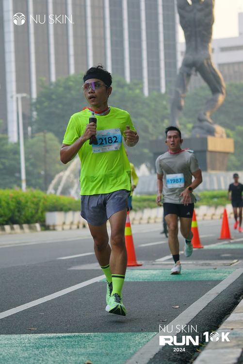Race photo from Nu Skin Run 10K