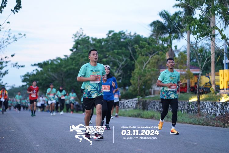 Race photo from Arutmin Borneo Run 2024