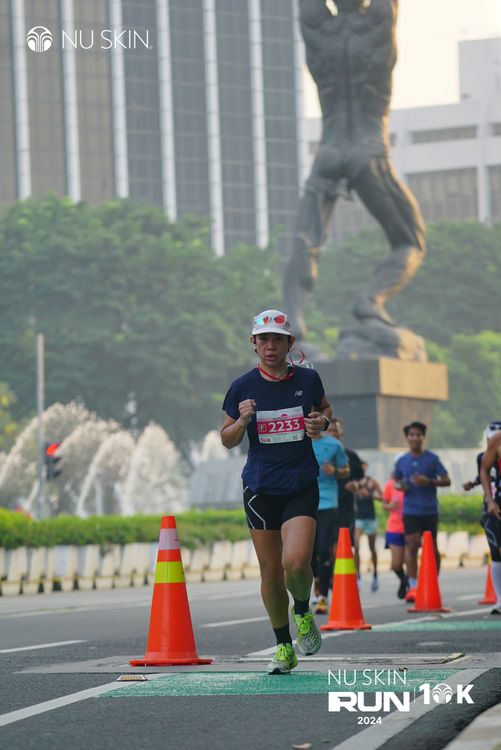 Race photo from Nu Skin Run 10K