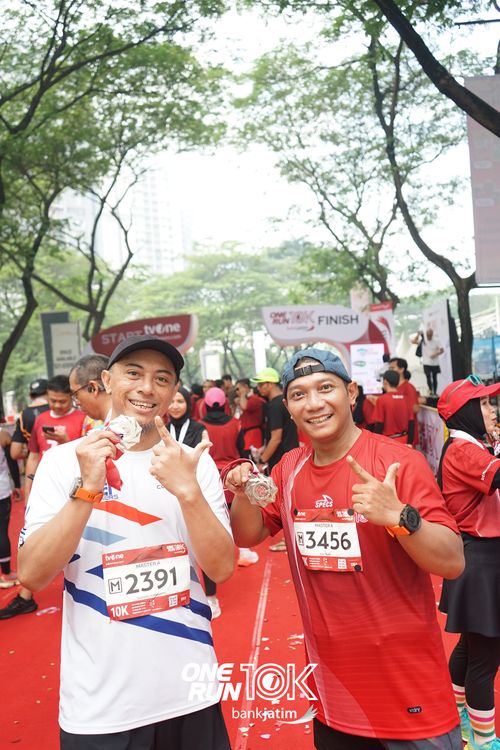 Race photo from ONE RUN 10 K