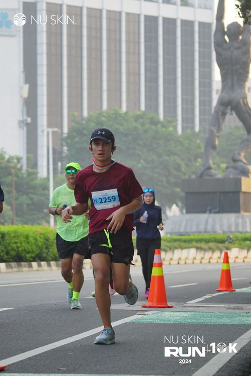 Race photo from Nu Skin Run 10K