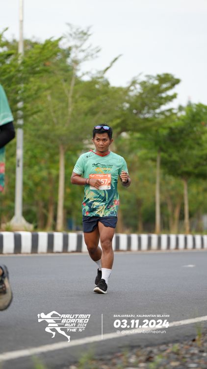 Race photo from Arutmin Borneo Run 2024