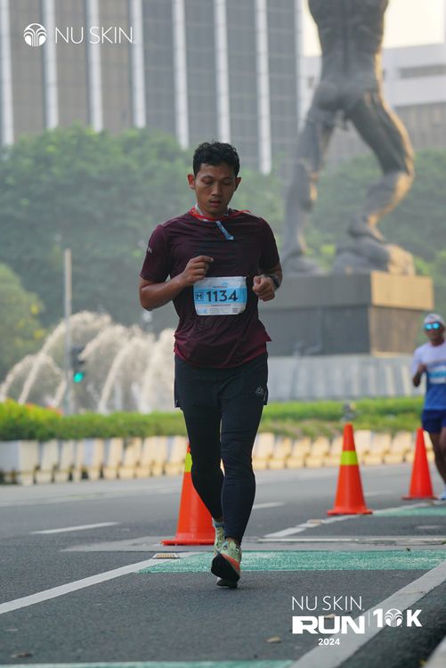 Race photo from Nu Skin Run 10K