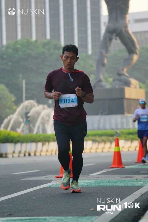 Race photo from Nu Skin Run 10K