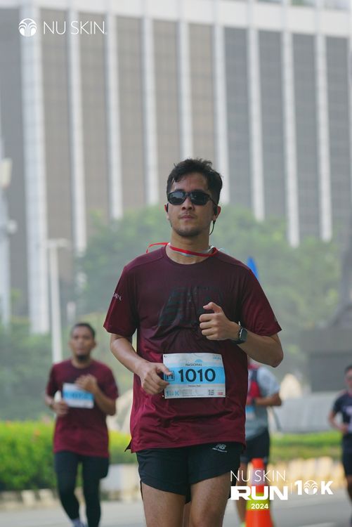 Race photo from Nu Skin Run 10K