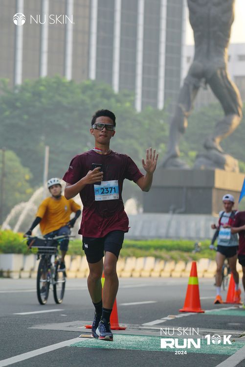 Race photo from Nu Skin Run 10K