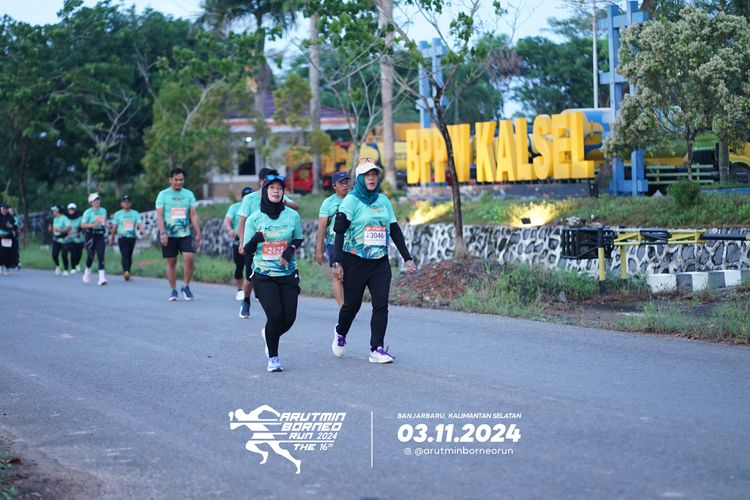 Race photo from Arutmin Borneo Run 2024