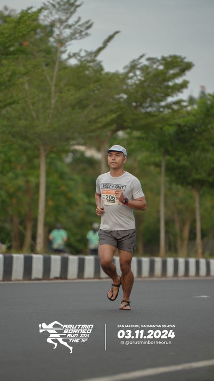 Race photo from Arutmin Borneo Run 2024
