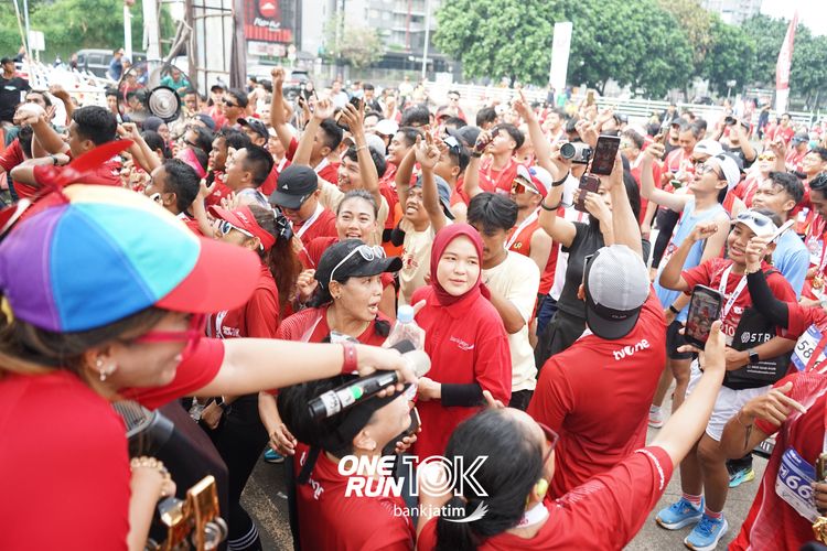 Race photo from ONE RUN 10 K