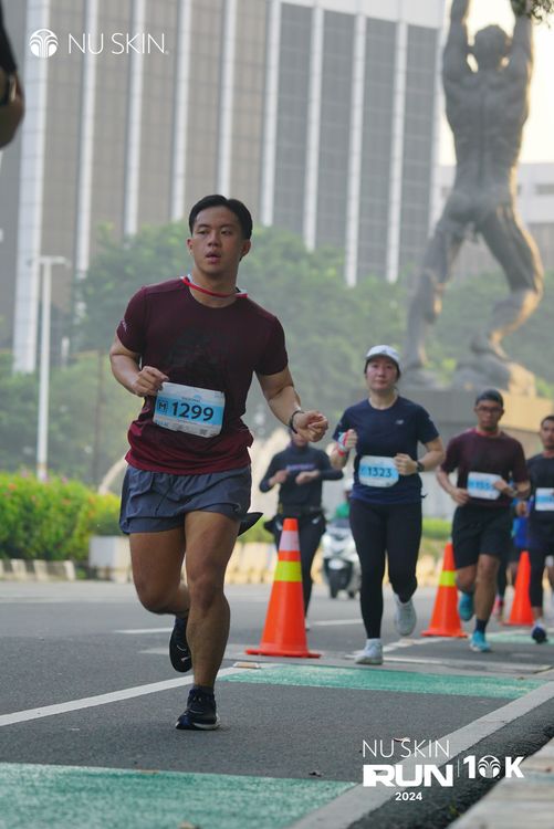 Race photo from Nu Skin Run 10K