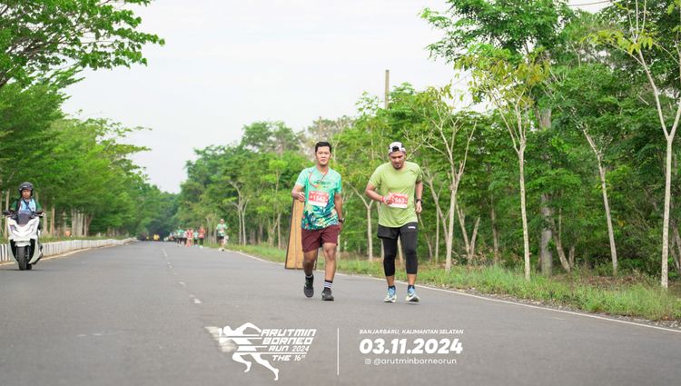 Race photo from Arutmin Borneo Run 2024