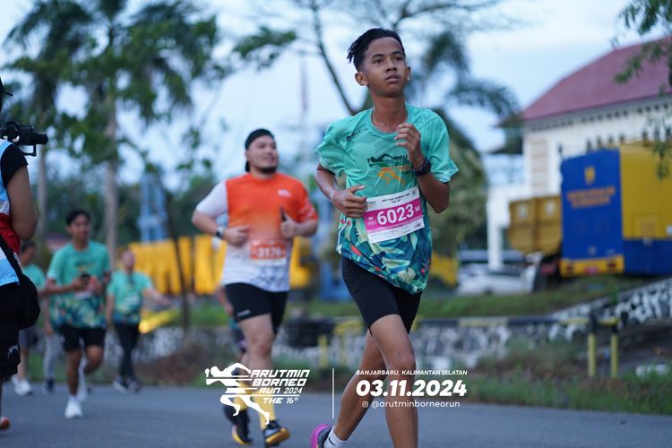 Race photo from Arutmin Borneo Run 2024