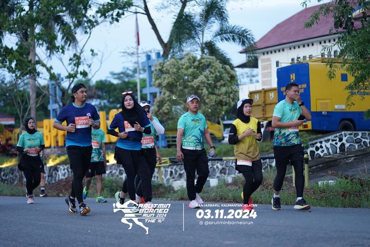Race photo from Arutmin Borneo Run 2024