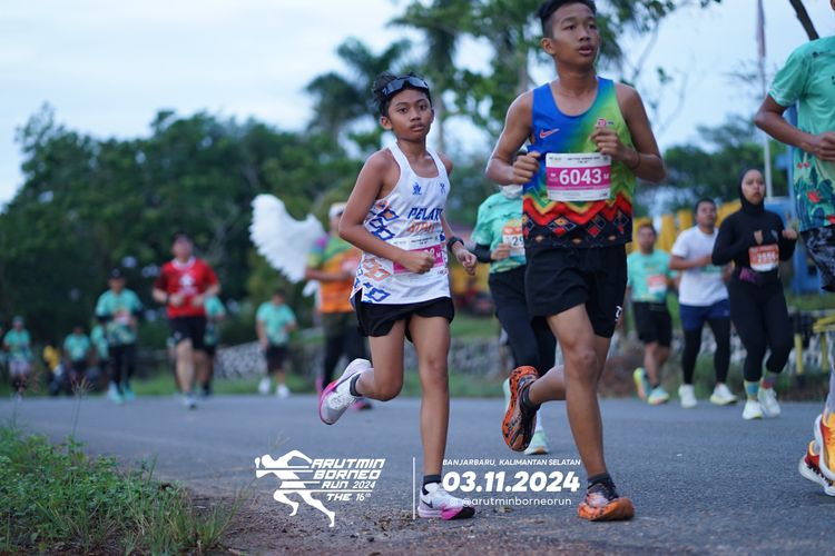 Race photo from Arutmin Borneo Run 2024