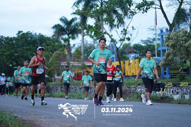 Race photo from Arutmin Borneo Run 2024