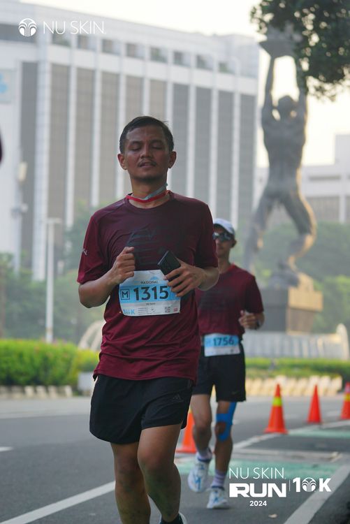 Race photo from Nu Skin Run 10K