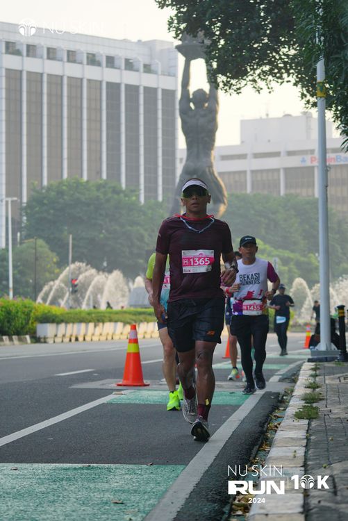 Race photo from Nu Skin Run 10K