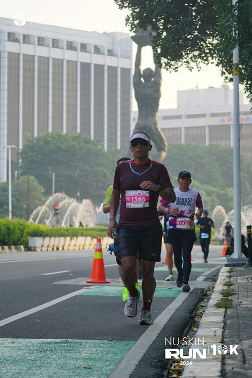 Race photo from Nu Skin Run 10K