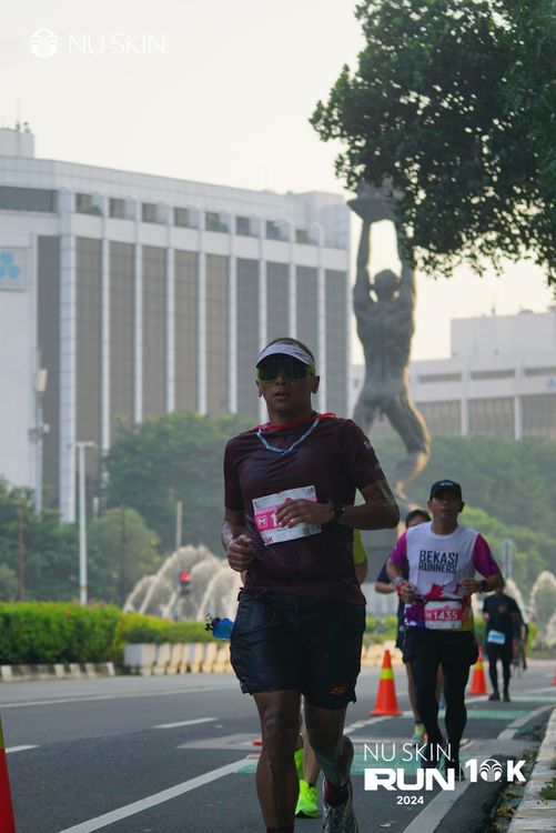Race photo from Nu Skin Run 10K