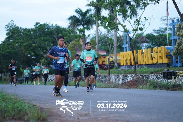 Race photo from Arutmin Borneo Run 2024