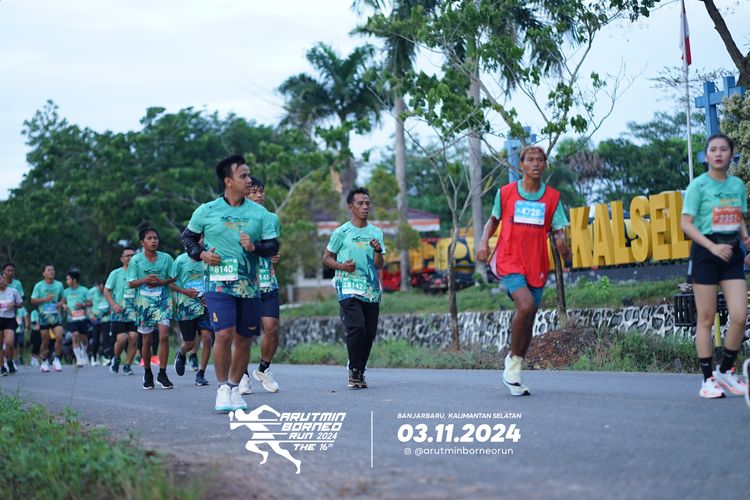 Race photo from Arutmin Borneo Run 2024