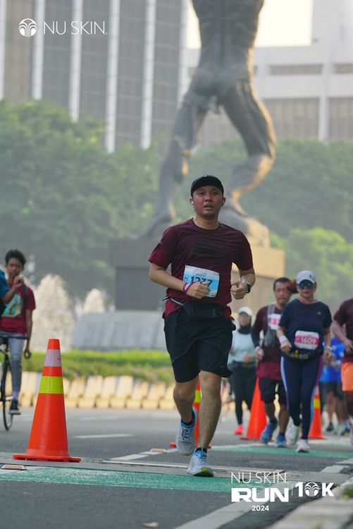 Race photo from Nu Skin Run 10K