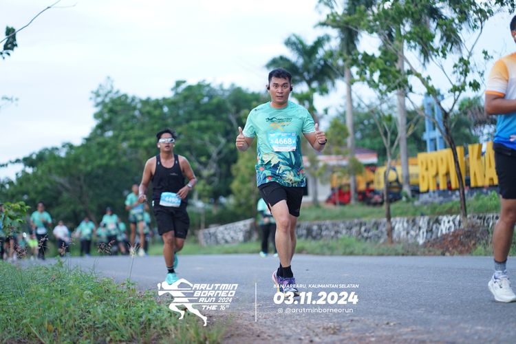 Race photo from Arutmin Borneo Run 2024