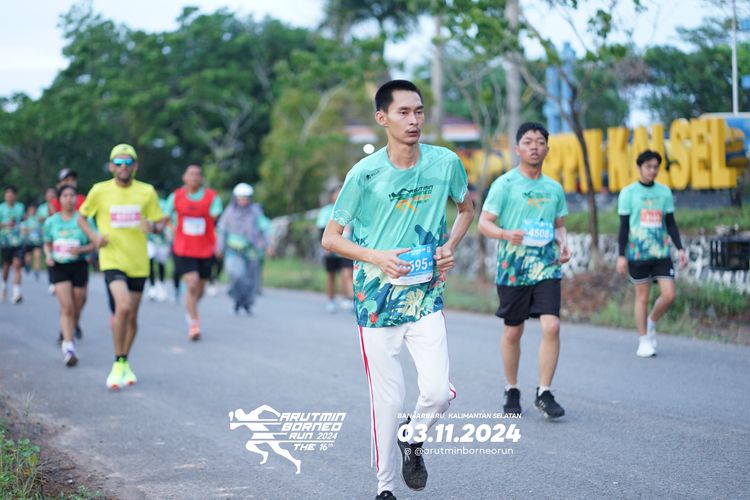 Race photo from Arutmin Borneo Run 2024