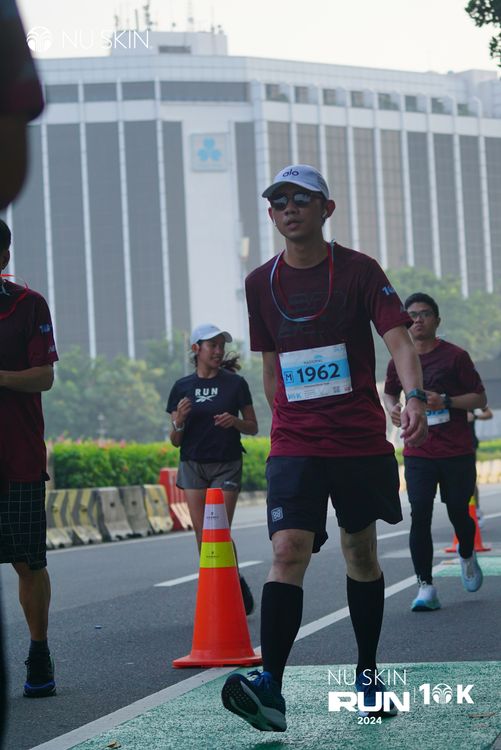 Race photo from Nu Skin Run 10K