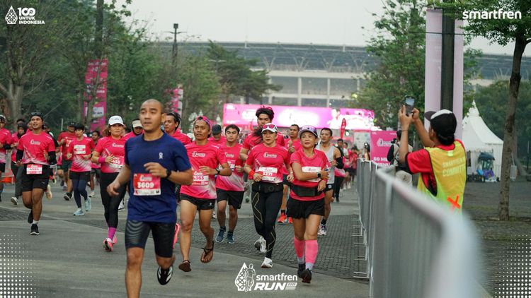 Race photo from Smartfren Run 2025 
