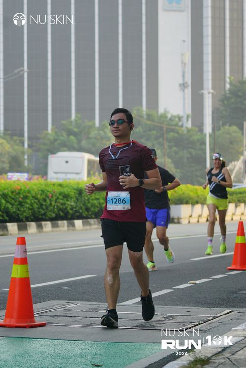 Race photo from Nu Skin Run 10K